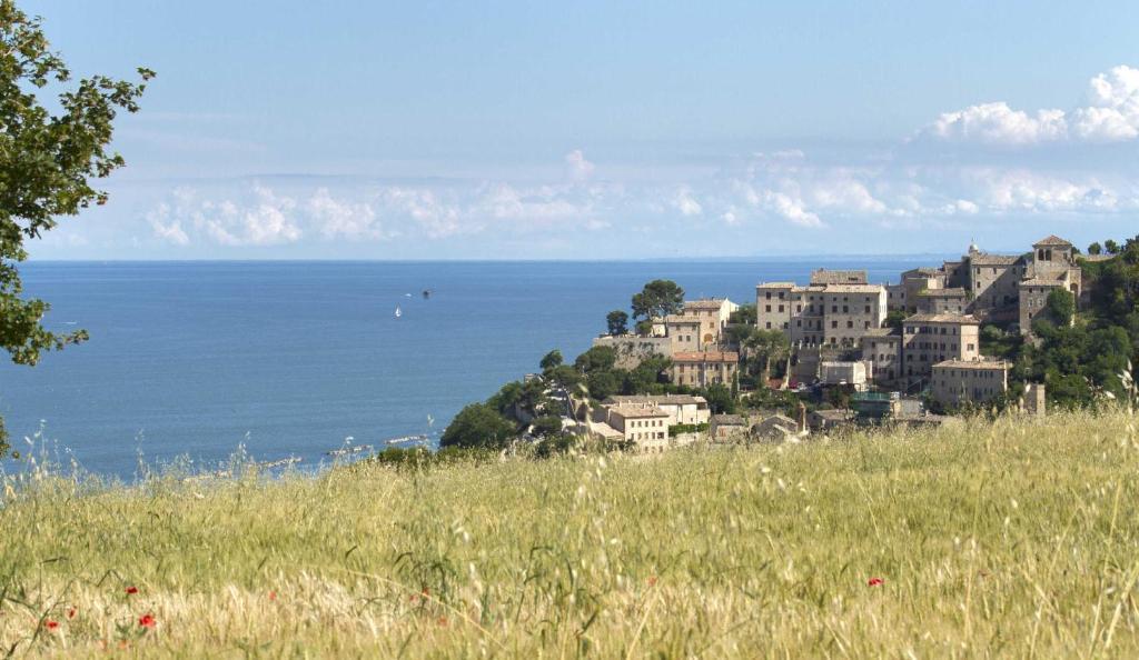 Residence I Delfini Cupra Marittima Exteriér fotografie