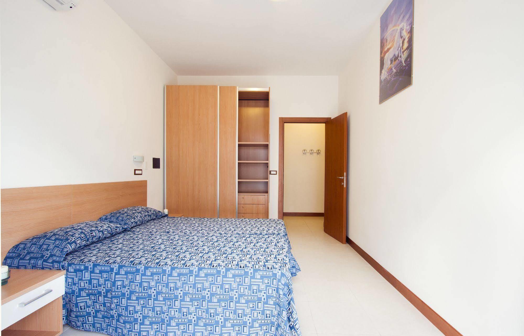Residence I Delfini Cupra Marittima Exteriér fotografie